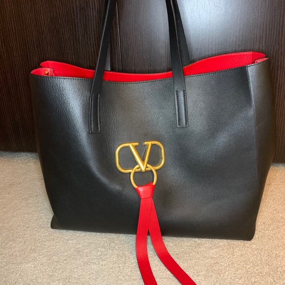 🛑SOLD🛑 Valentino V-RING Tote - Picture 2 of 7